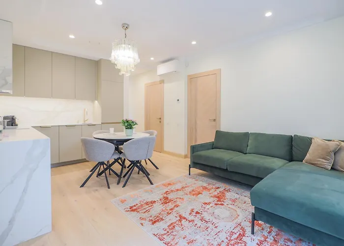 Simpsono Apartamentai * פלאנגה