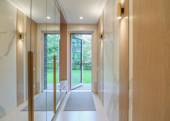 Simpsono Apartamentai * פלאנגה