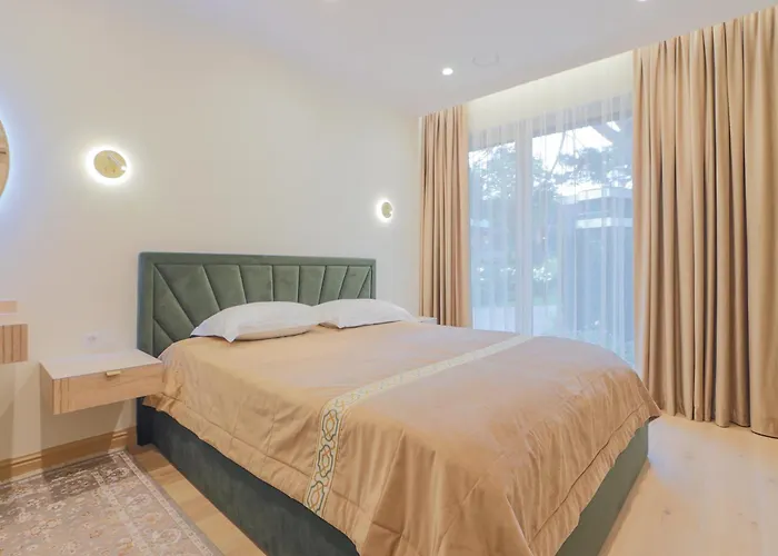 Simpsono Apartamentai פלאנגה